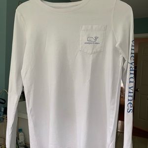 White Vineyard Vines long sleeve tee